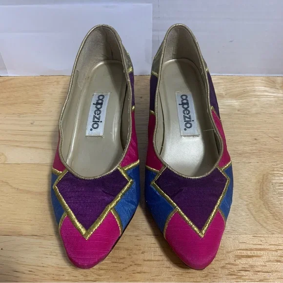 Vintage Women Tahití CAPEZIO‎ 7.5 Multicolored Fabric 2" Kitten Heel Pumps - Picture 2 of 7